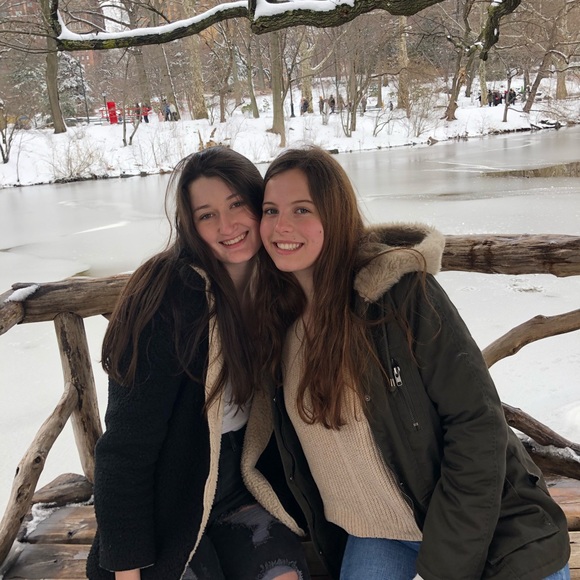 Meet your Posher, Caroline - Picture 1 of 1